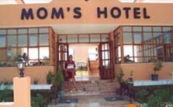   Moms Hotel 3*