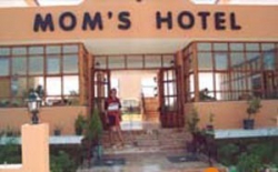 ���� ����� Moms Hotel 3*