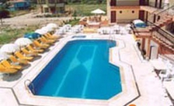 ���� ����� Moms Hotel 3*
