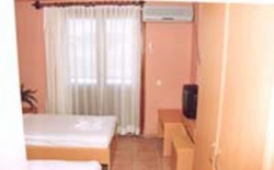 ���� ����� Moms Hotel 3*