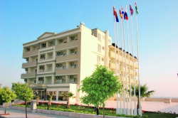 ���� ����� Loyal Hotel 4*