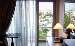 ���� ����� Avra Hotel Rafina 4*
