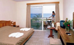   Apladas Beach Hotel 4*