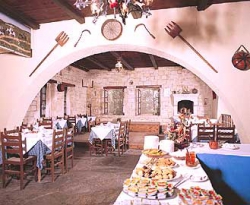 ���� ����� Arolithos Traditional Village 4*