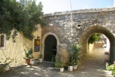 ���� ����� Arolithos Traditional Village 4*