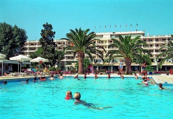   Messonghi Beach Hotel 3*