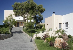 ���� ����� Mikri Polis 4*