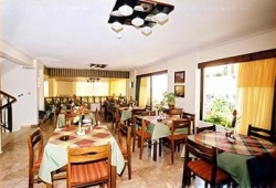 ���� ����� Yiorgos Hotel 2*