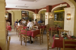 ���� ����� Santana 4*