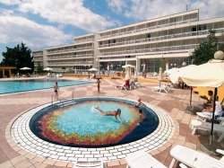 ���� ����� Holiday 3*