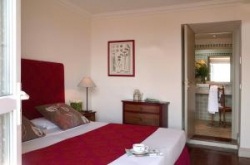���� ����� La Perouse 4*