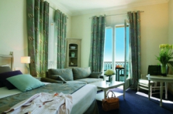 ���� ����� La Perouse 4*