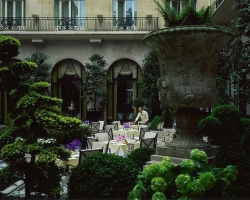 ���� ����� Four Seasons Hotel George V 5*