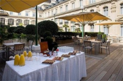 ���� ����� Crowne Plaza Paris Republique 4*
