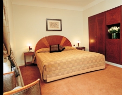 ���� ����� Lutetia 4*
