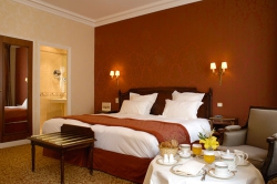 ���� ����� Mayfair 4*
