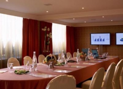 ���� ����� Royal Monceau 4*