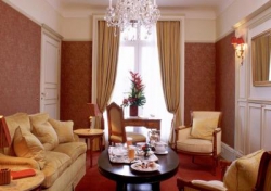 ���� ����� Royal Monceau 4*