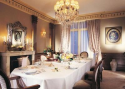 ���� ����� Royal Monceau 4*