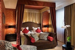 ���� ����� Warwick Champs-Elysees 4*