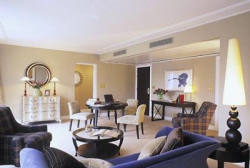 ���� ����� Warwick Champs-Elysees 4*