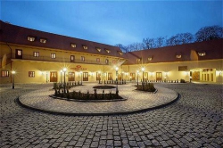 ���� ����� Crowne Plaza Prague Castle 5*