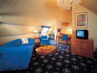 ���� ����� Hoffmeister 4*