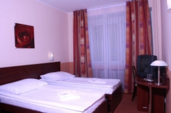 ���� ����� Inturprag 3*
