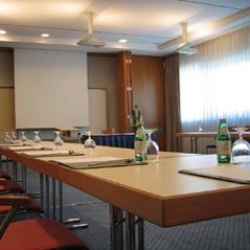 ���� ����� Moevenpick Hotel Prague 4*