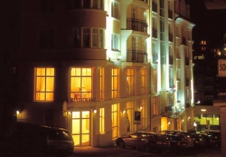 ���� ����� Aura Palace 4*