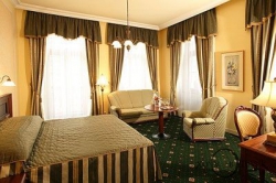 ���� ����� Humbold 4*