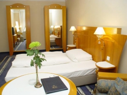 ���� ����� Tri Lilie 4*