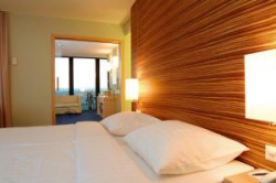 ���� ����� Ramada Plaza 4*