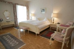 ���� ����� Tamina 4*
