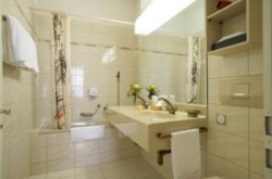 ���� ����� Tamina 4*