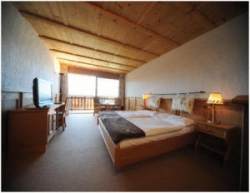 ���� ����� L`Etrier 4*