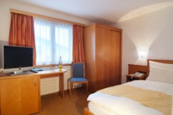 ���� ����� Tschugge 4*