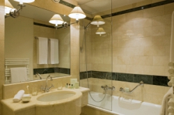 ���� ����� Le Warwick 4*