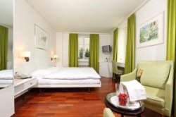 ���� ����� Helmhaus 4*