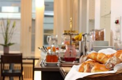 ���� ����� Helmhaus 4*