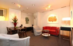 ���� ����� Helmhaus 4*