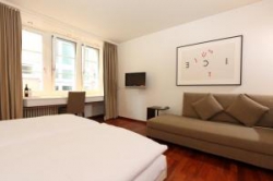 ���� ����� Helmhaus 4*