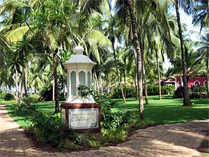 ���� ����� Taj Holiday Village 4*