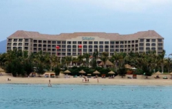   Holiday Inn Sanya Bay Resort 5*