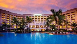   Holiday Inn Sanya Bay Resort 5*