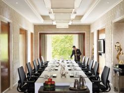 ���� ����� Shangri-La Hotel 5*