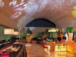 ���� ����� Traders Hotel 5*