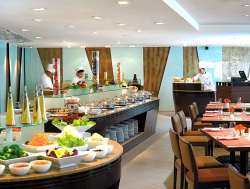 ���� ����� Traders Hotel 5*