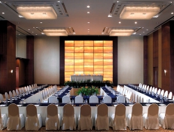 ���� ����� Traders Hotel 5*
