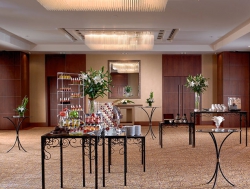 ���� ����� Traders Hotel 5*
